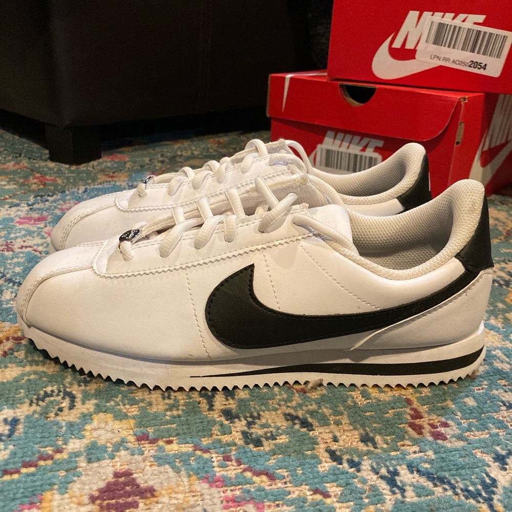 Boys Old School Nike Sneakers
